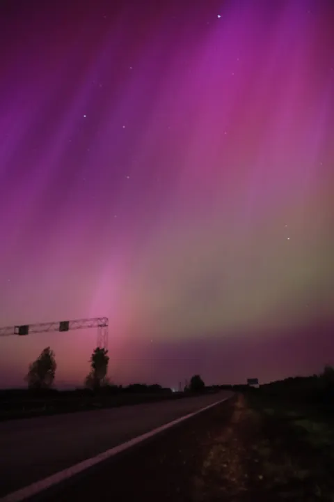 Aurora Phone Wallpaper · vertical · 1440×2160