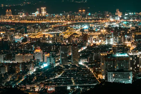 City Aerial 4K Wallpaper · city · 3840×2561