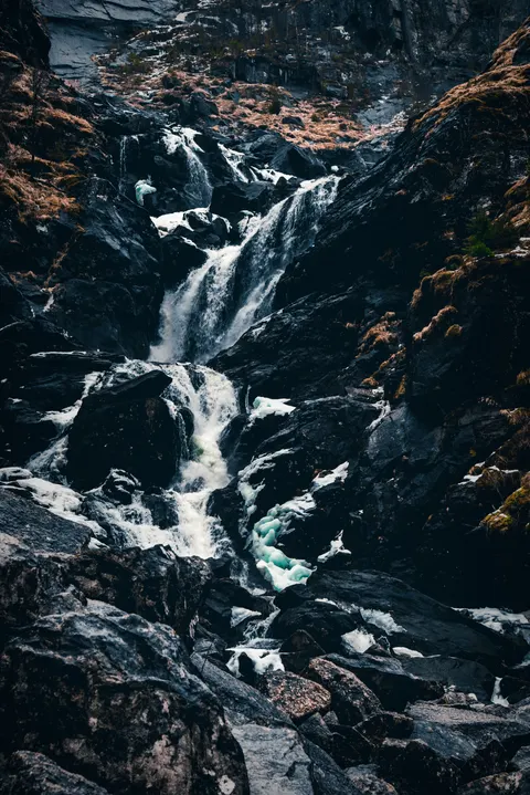 縦長の滝 スマホ壁紙 · vertical · 1440×2157