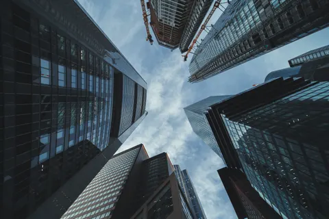 摩天大楼 4K壁纸 · city · 3840×2560