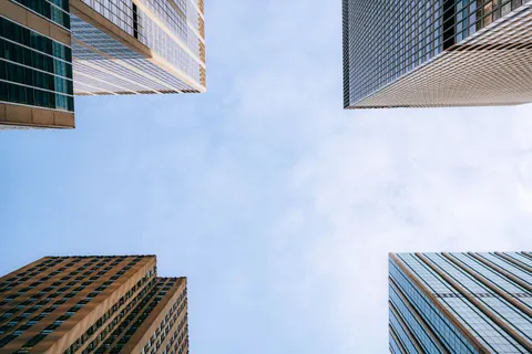 摩天大楼 4K壁纸 · city · 3840×2560