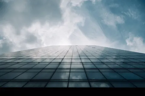 摩天大楼 4K壁纸 · city · 3840×2560