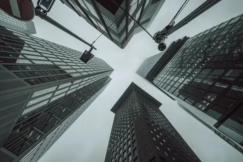 摩天大楼 4K壁纸 · city · 3840×2560