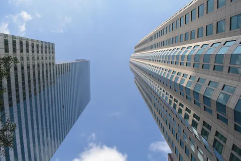 摩天大楼 4K壁纸 · city · 3840×2560