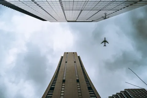 摩天大楼 4K壁纸 · city · 3840×2560
