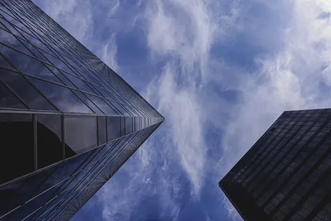 摩天大楼 4K壁纸 · city · 3840×2560