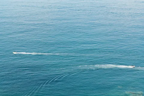 Ocean Waves 4K Wallpaper · ocean · 3840×2561