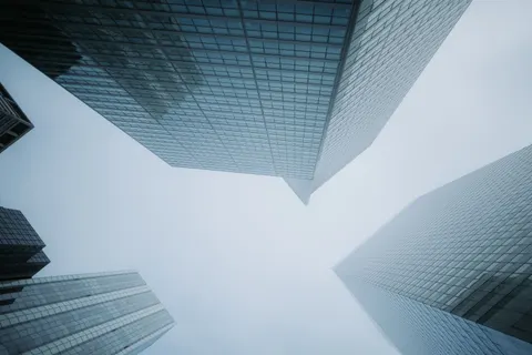 摩天大楼 4K壁纸 · city · 3840×2560