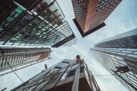 摩天大楼 4K壁纸 · city · 3840×2560