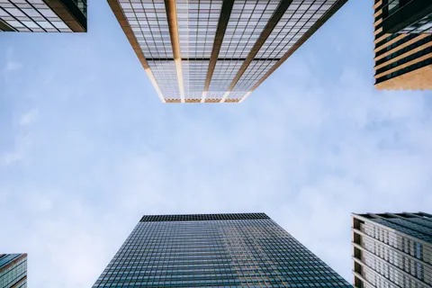 摩天大楼 4K壁纸 · city · 3840×2560