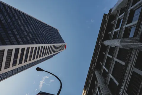 摩天大楼 4K壁纸 · city · 3840×2560