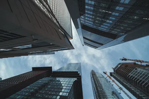 摩天大楼 4K壁纸 · city · 3840×2560