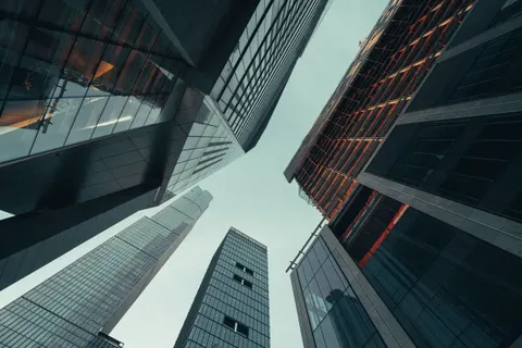 摩天大楼 4K壁纸 · city · 3840×2560