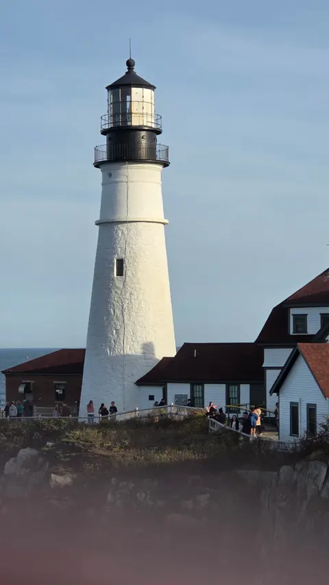 Lighthouse Phone Wallpaper · vertical · 1440×2558