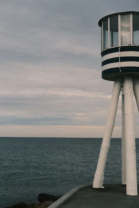 Lighthouse Phone Wallpaper · vertical · 1440×2160
