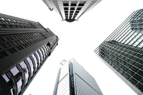 摩天大楼 4K壁纸 · city · 3840×2560