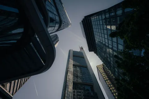 摩天大楼 4K壁纸 · city · 3840×2560