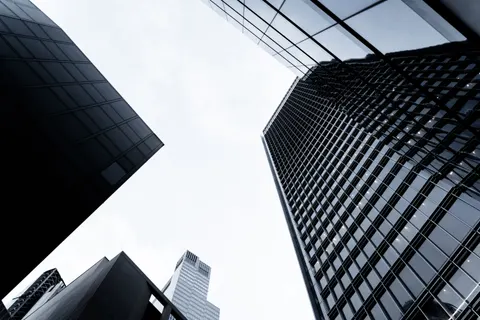 摩天大楼 4K壁纸 · city · 3840×2560
