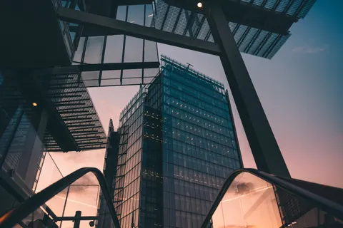 摩天大楼 4K壁纸 · city · 3840×2560