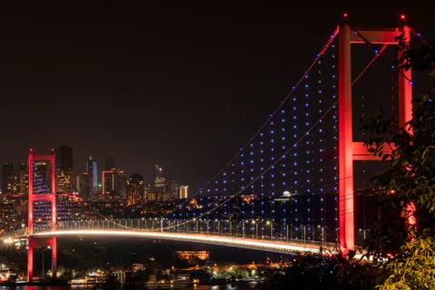 City Bridge 4K Wallpaper · city · 3840×2560