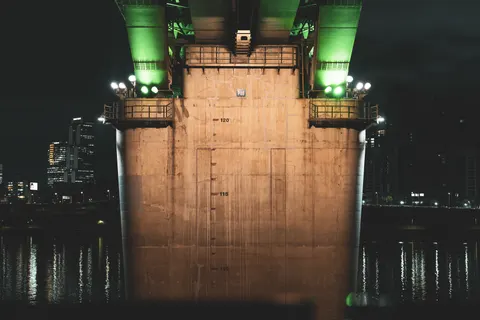 City Bridge 4K Wallpaper · city · 3840×2560