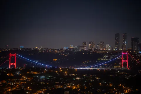 City Bridge 4K Wallpaper · city · 3840×2560