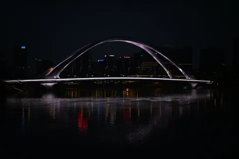 도시의 다리 4K 배경화면 · city · 3840×2555