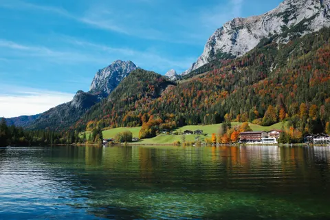Обои Горное озеро 4K · mountains · 3840×2560