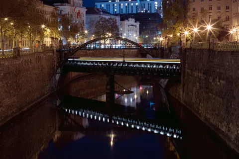 City Bridge 4K Wallpaper · city · 3840×2560