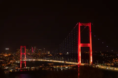 City Bridge 4K Wallpaper · city · 3840×2561