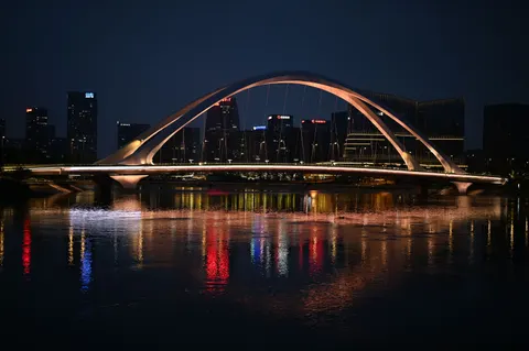 City Bridge 4K Wallpaper · city · 3840×2555
