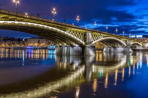 City Bridge 4K Wallpaper · city · 3840×2560