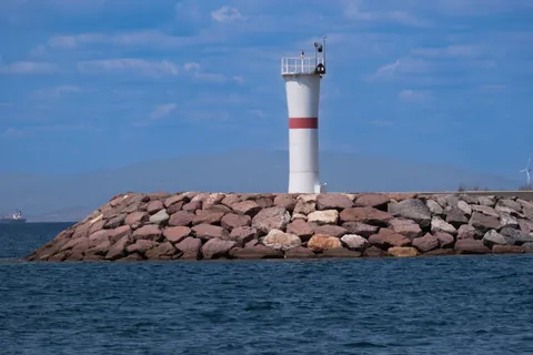 Leuchtturmküste 4K Hintergrundbild · ocean · 3840×2560