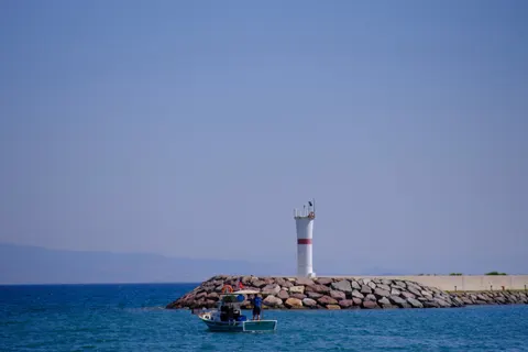 灯塔海岸 4K壁纸 · ocean · 3840×2560