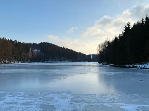 Frozen Lake 4K Wallpaper · nature · 3840×2880