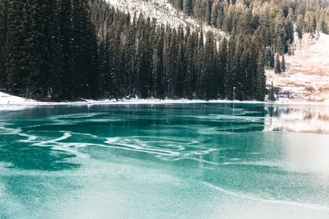 Papel de parede Lago congelado 4K · nature · 3840×2561