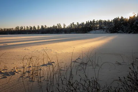 Frozen Lake 4K Wallpaper · nature · 3840×2560