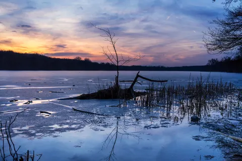 Frozen Lake 4K Wallpaper · nature · 3840×2560