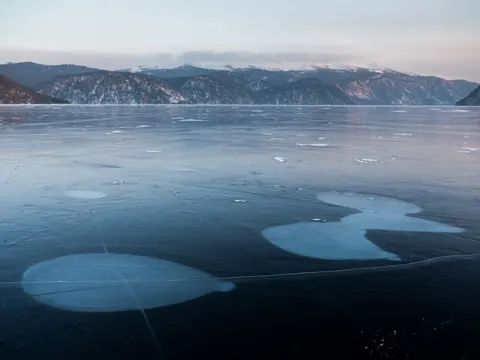 Frozen Lake 4K Wallpaper · nature · 3840×2880