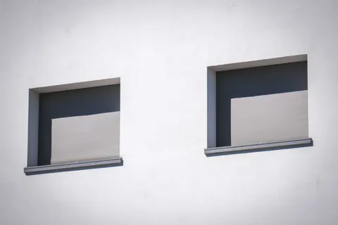 मिनिमल वास्तुकला 4K वॉलपेपर · architecture · 3840×2560