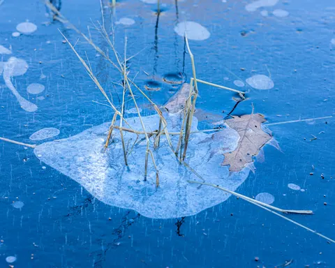 Frozen Lake 4K Wallpaper · nature · 3840×3072