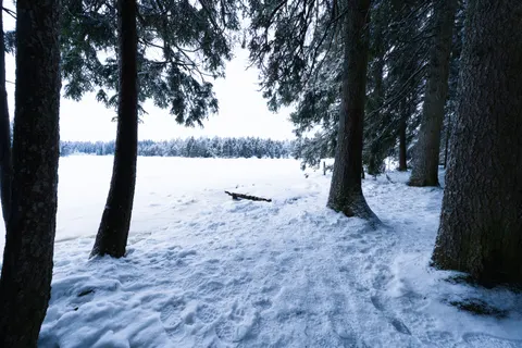 Fond d'écran Lac gelé 4K · nature · 3840×2558