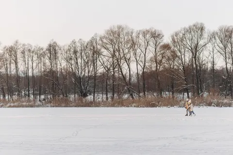 Frozen Lake 4K Wallpaper · nature · 3840×2563