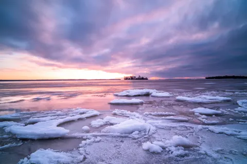 Zugefrorener See 4K Hintergrundbild · nature · 3840×2563