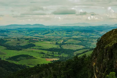 Wallpaper Bukit Hijau 4K · nature · 3840×2560