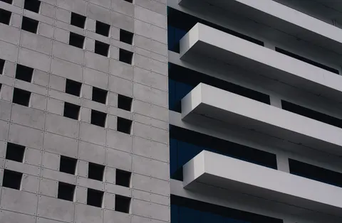 मिनिमल वास्तुकला 4K वॉलपेपर · architecture · 3840×2516