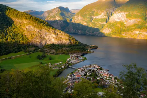 Fond d'écran Fjord norvégien 4K · nature · 3840×2555