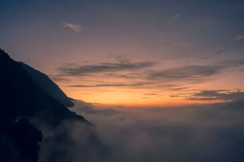 Обои Туманная долина 4K · nature · 3840×2560