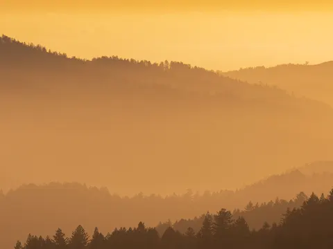 薄雾山谷 4K壁纸 · nature · 3840×2880