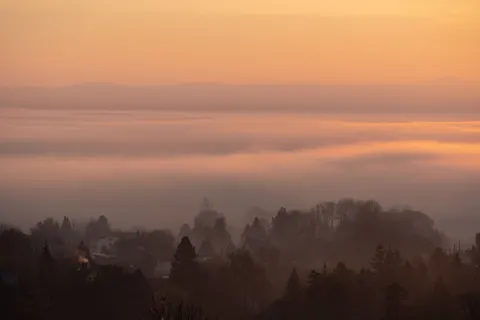 Nebliges Tal 4K Hintergrundbild · nature · 3840×2560